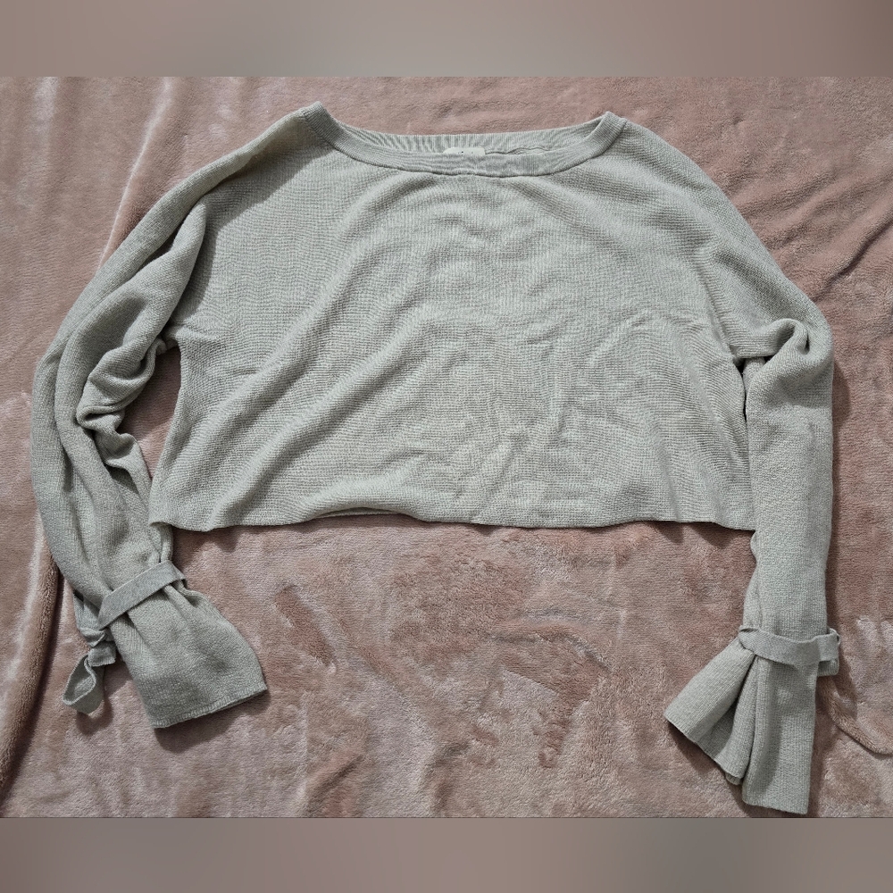 Aritzia Wilfred Free cropped sweater Wool, tie accent Sandy Cream M